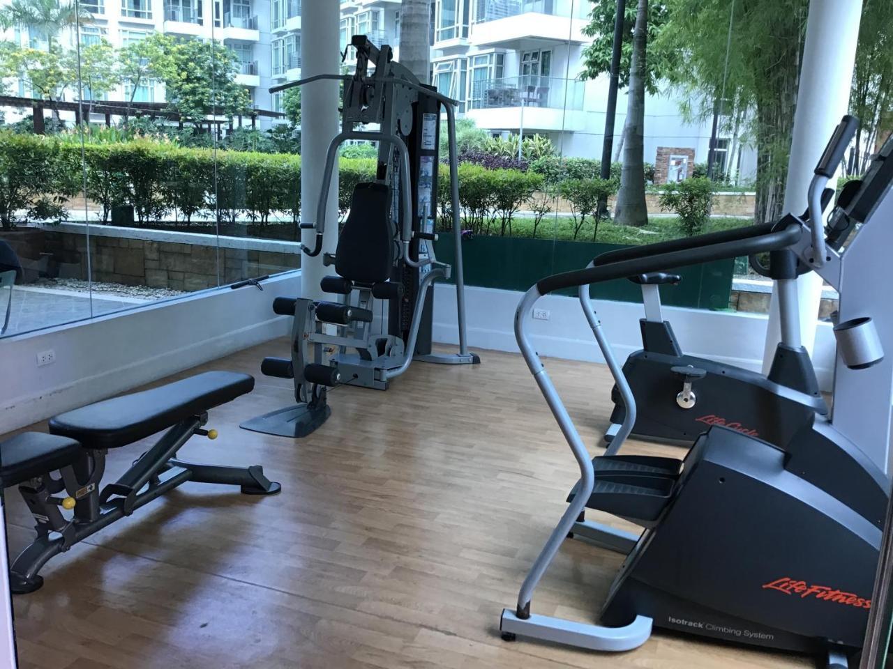 Condo At Parkside Villas Across The Airport Manille Extérieur photo
